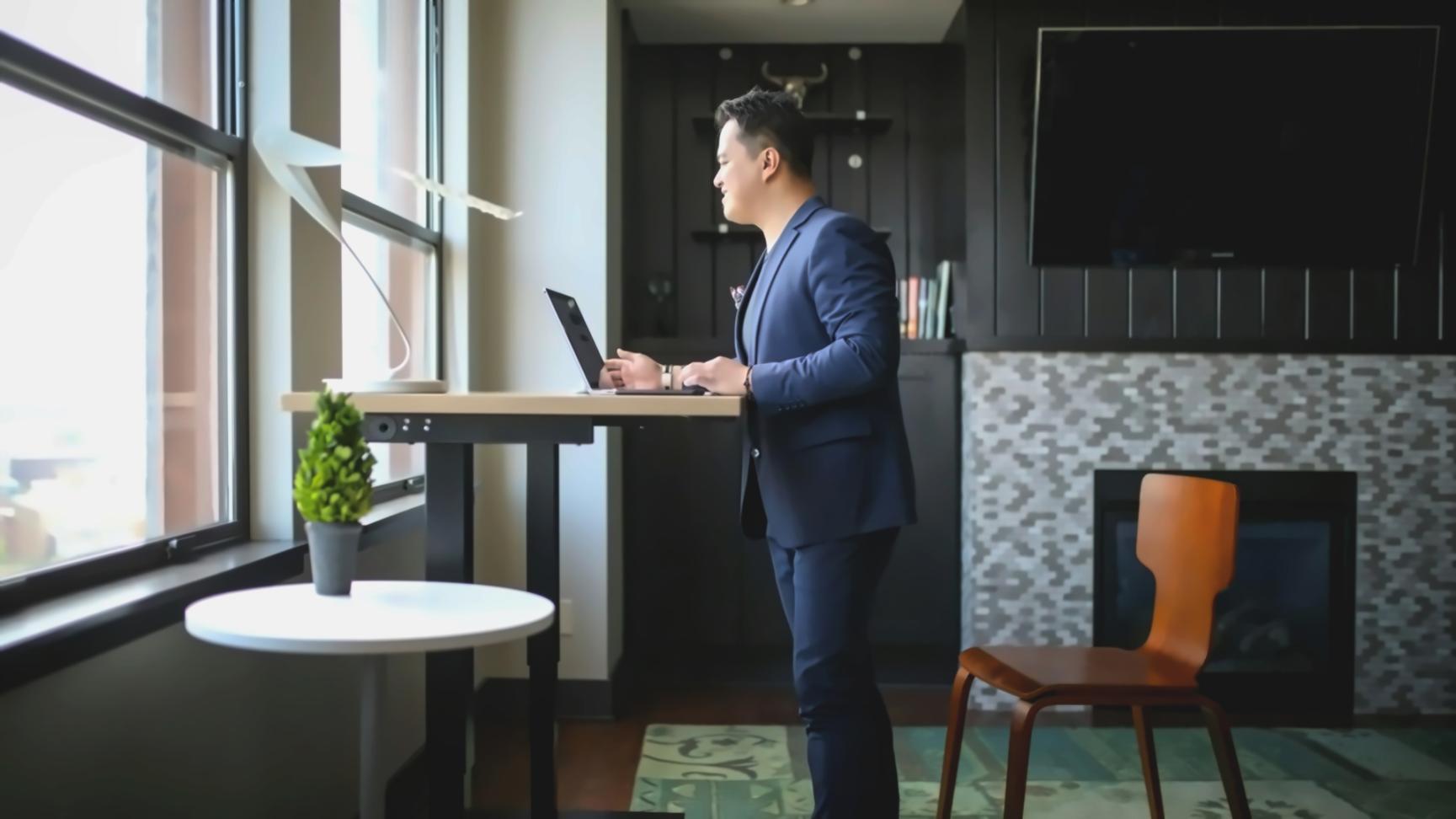 Espacio de trabajo moderno donde realizamos nuestras formaciones financieras